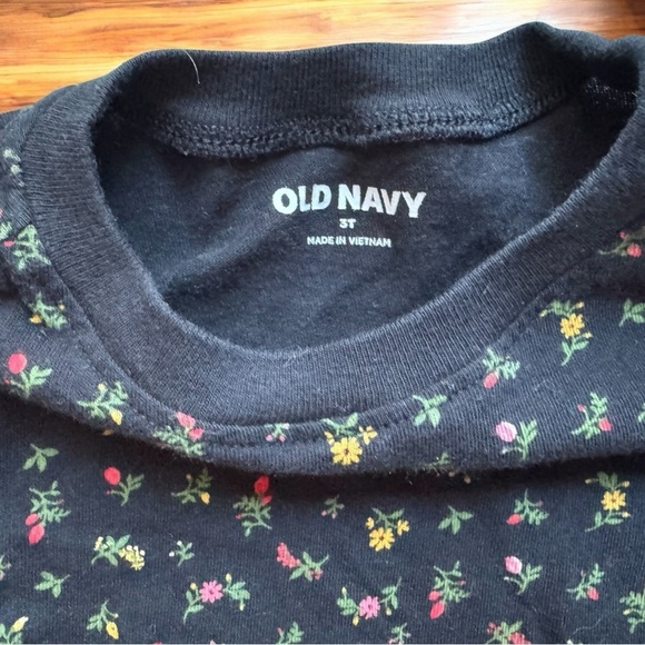 Girls’ 3T Tops & Hoodie Bundle – 5 Pieces (Disney, Old Navy, Garanimals) - Picture 7 of 16